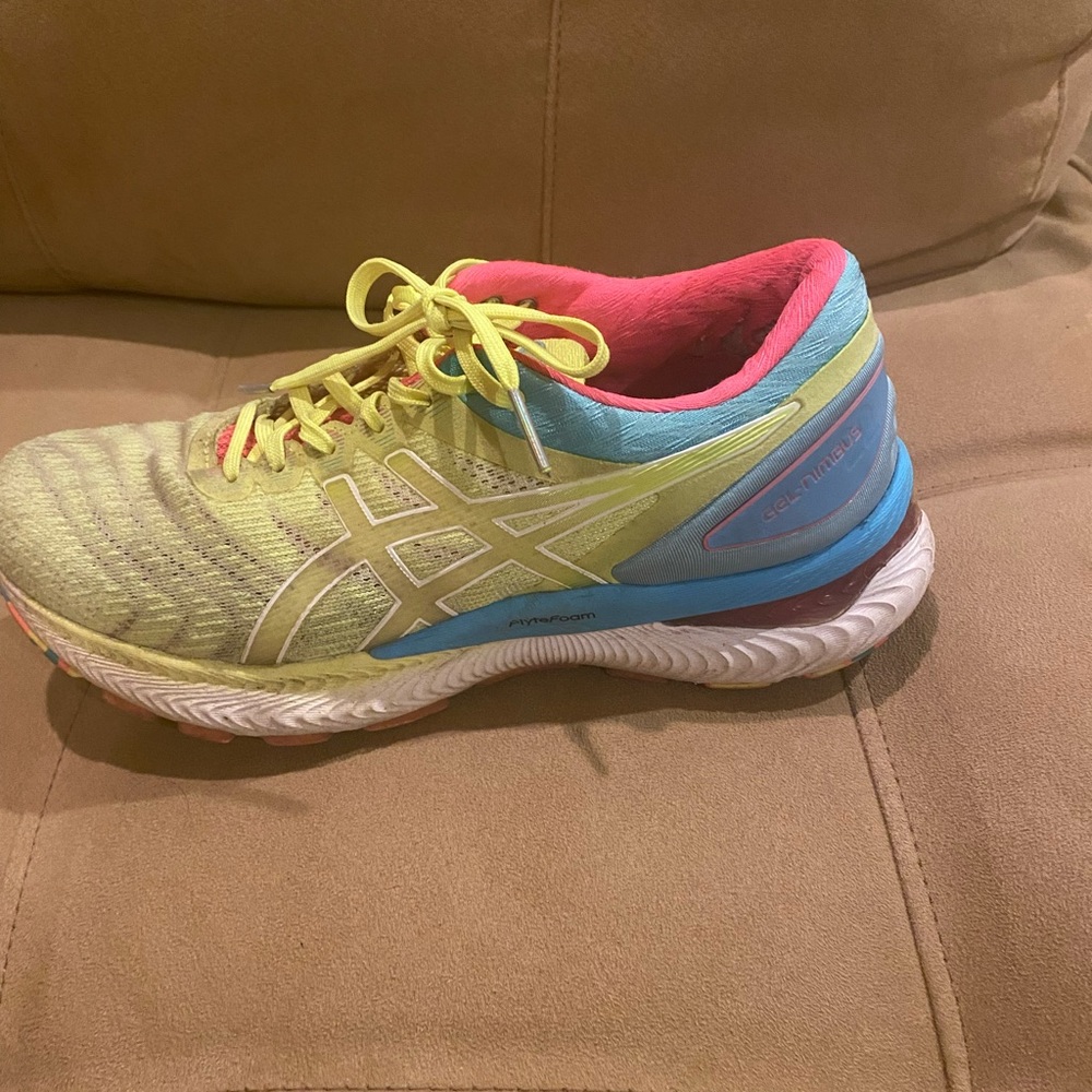 ASICS Gel Nimbus 22-Size 7.5 - Picture 6 of 9